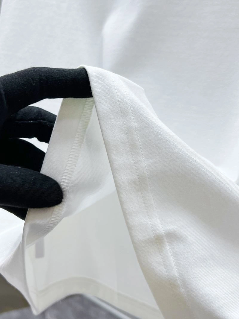 Elegant Prada T-Shirts 168712