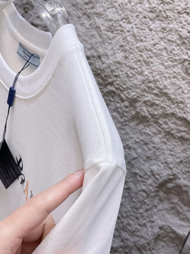 Trendsetting Prada T-Shirts 168710