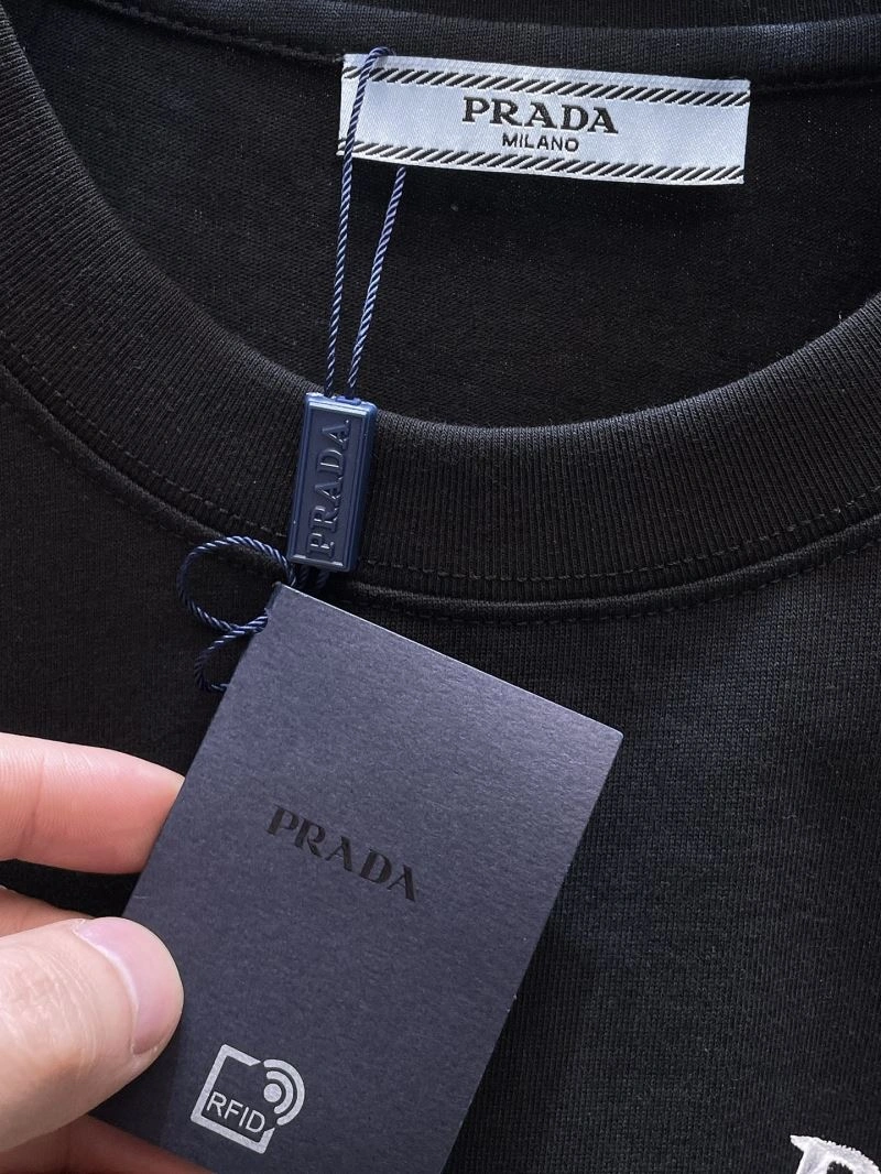 Premium Prada T-Shirts 168725