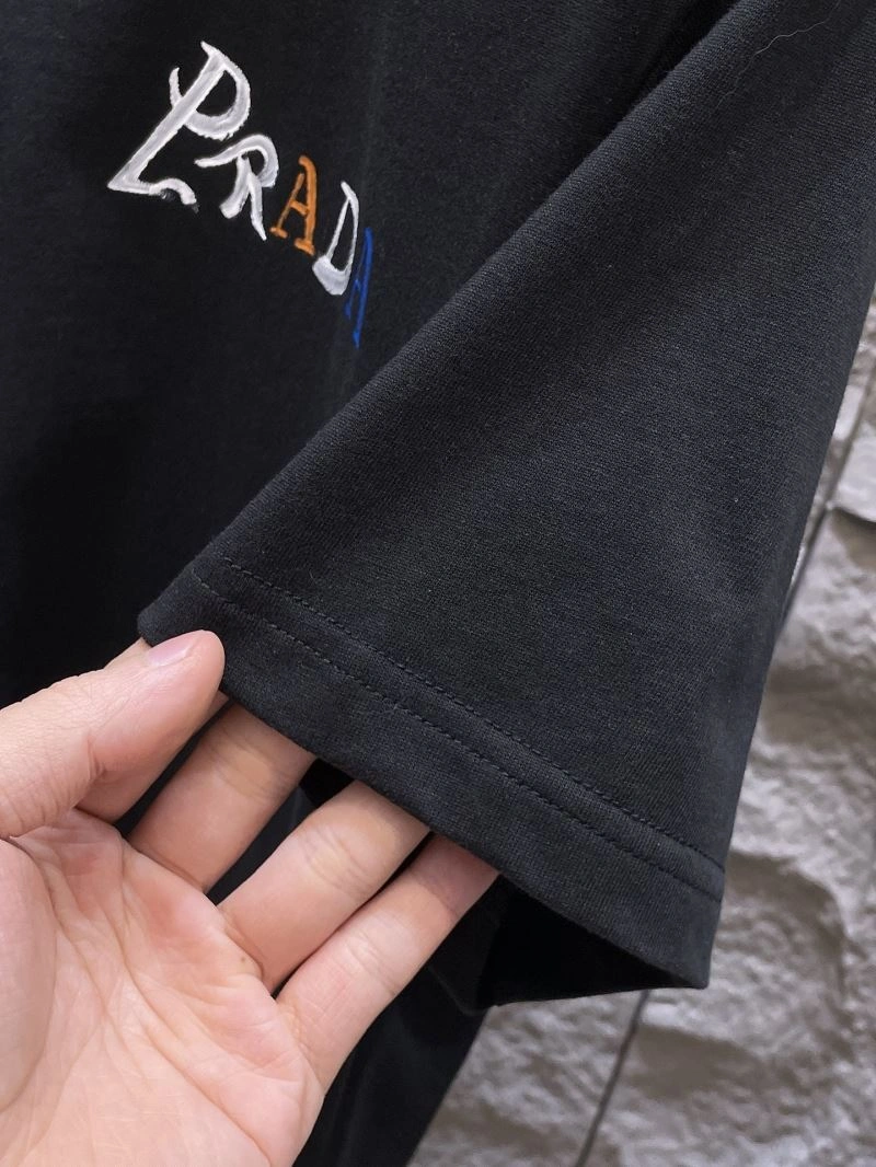 Premium Prada T-Shirts 168725