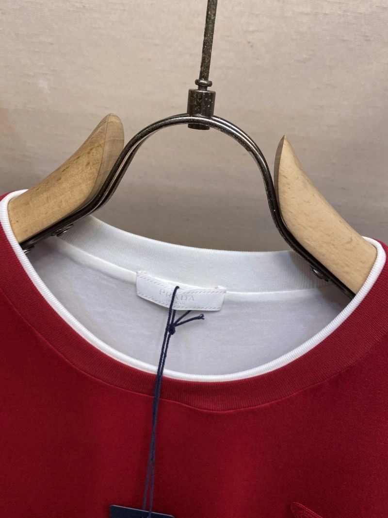 ModernLook Prada T-Shirts 168657