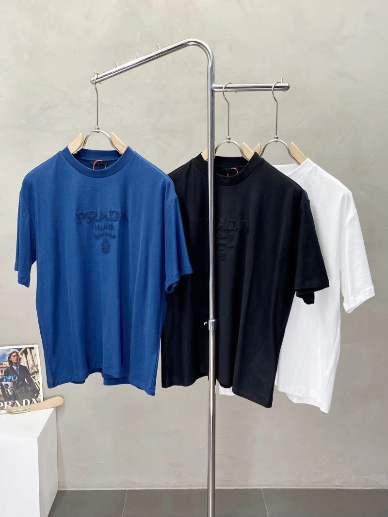 Classic Prada T-Shirts 168651