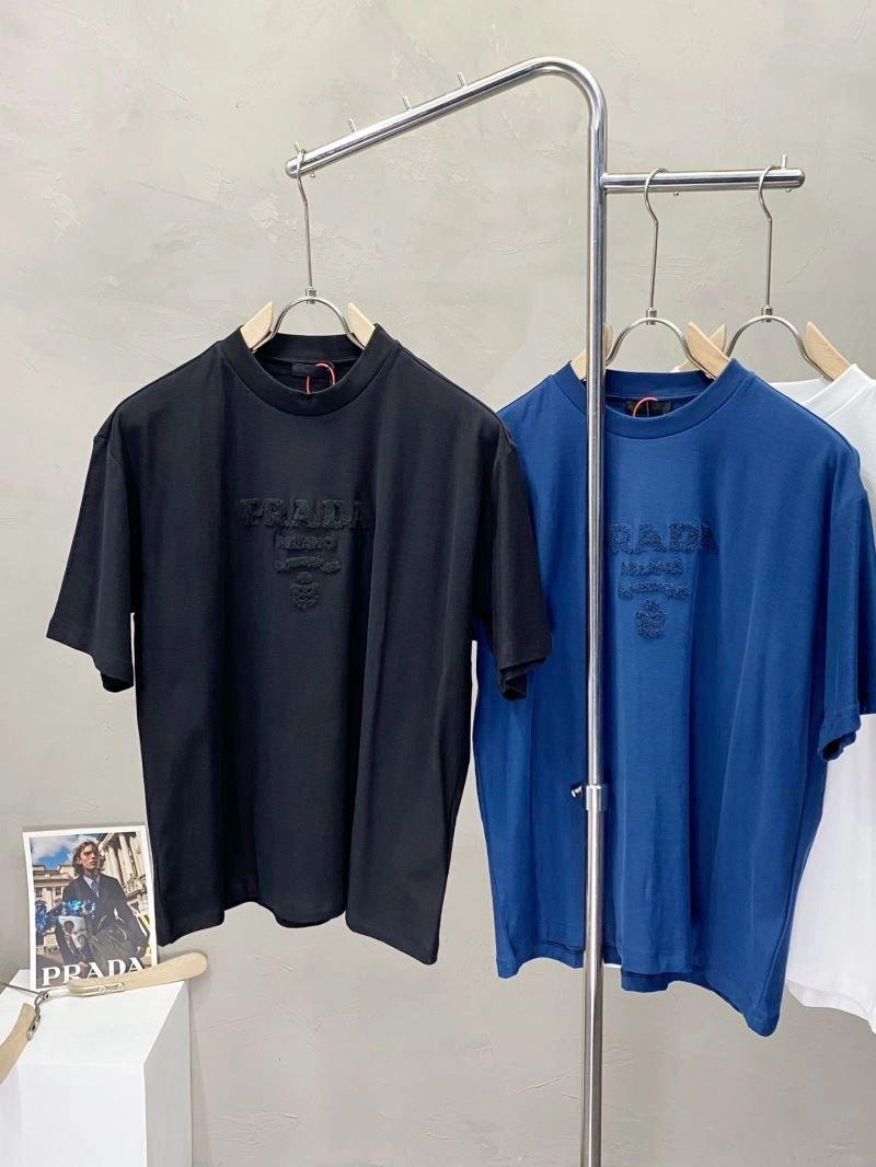 Classic Prada T-Shirts 168651