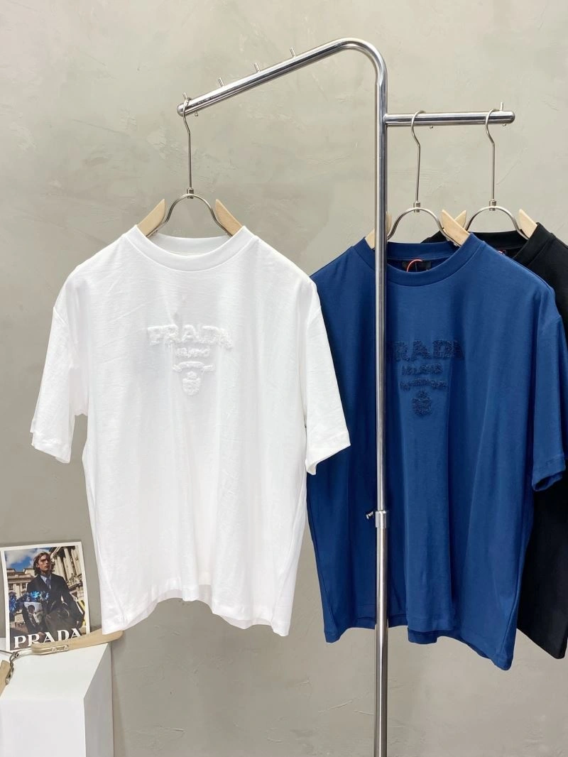 Classic Prada T-Shirts 168651