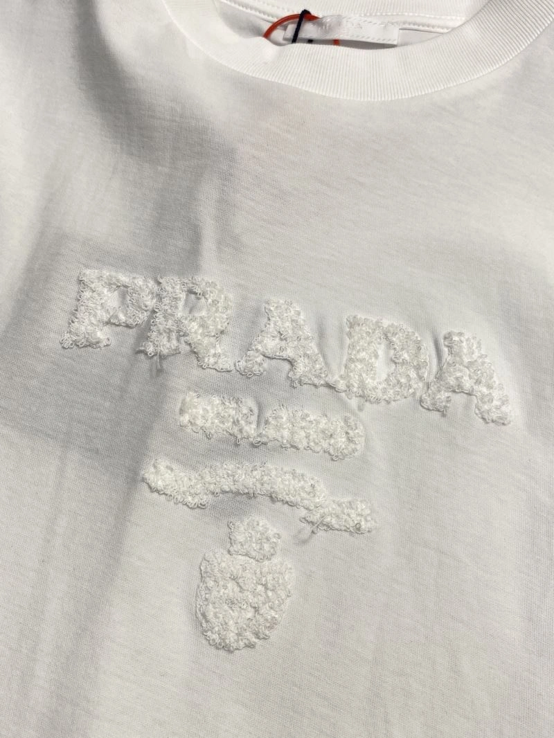 Classic Prada T-Shirts 168651
