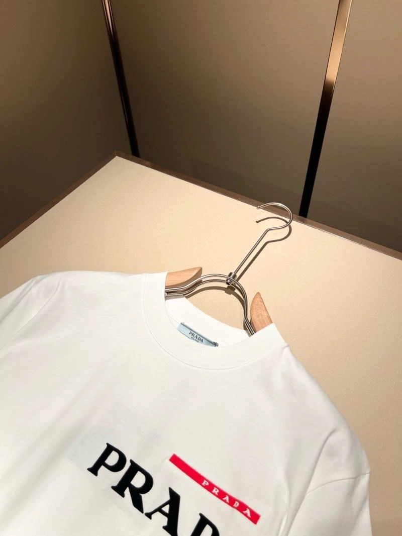 Lightweight Prada T-Shirts 168643