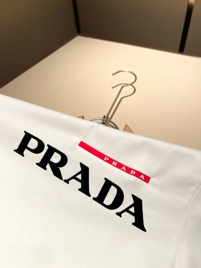 Lightweight Prada T-Shirts 168643