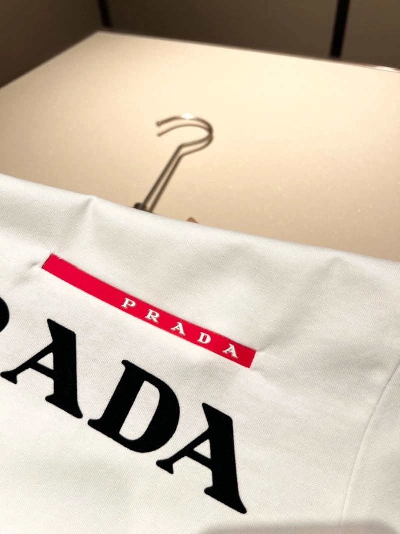 Lightweight Prada T-Shirts 168643