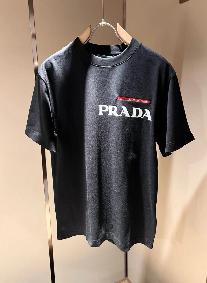 EyeCatching Prada T-Shirts 168637