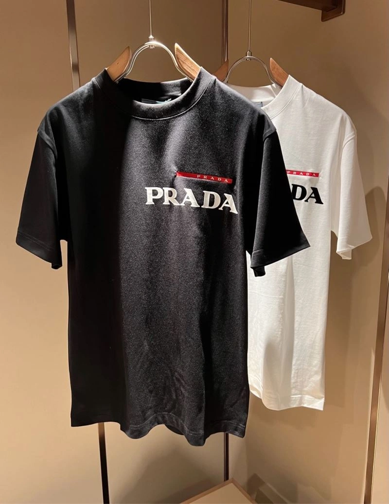 EyeCatching Prada T-Shirts 168637