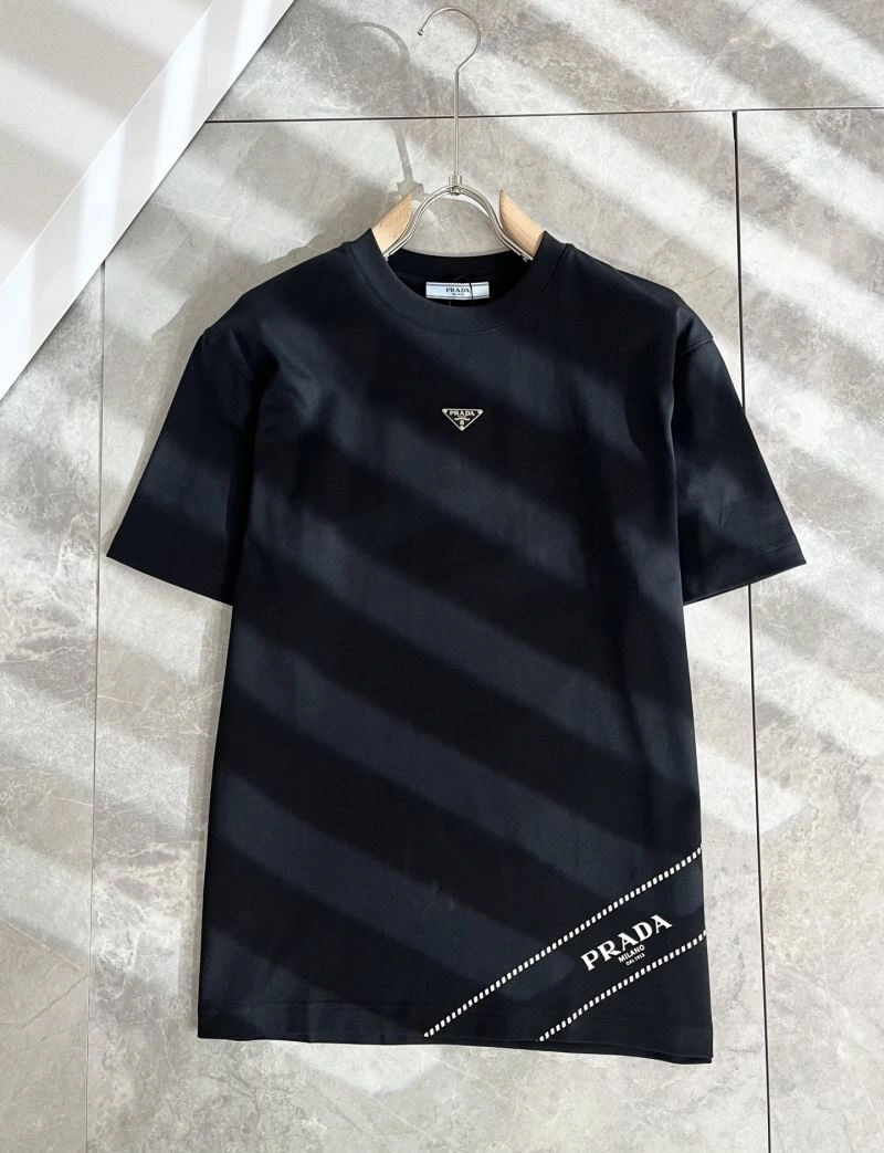 Effortless Prada T-Shirts 168647