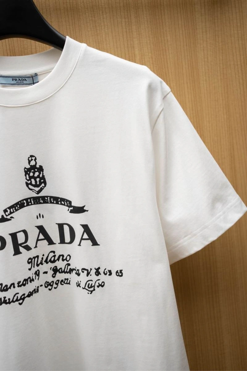 Prada T-Shirts Fashionable 168620