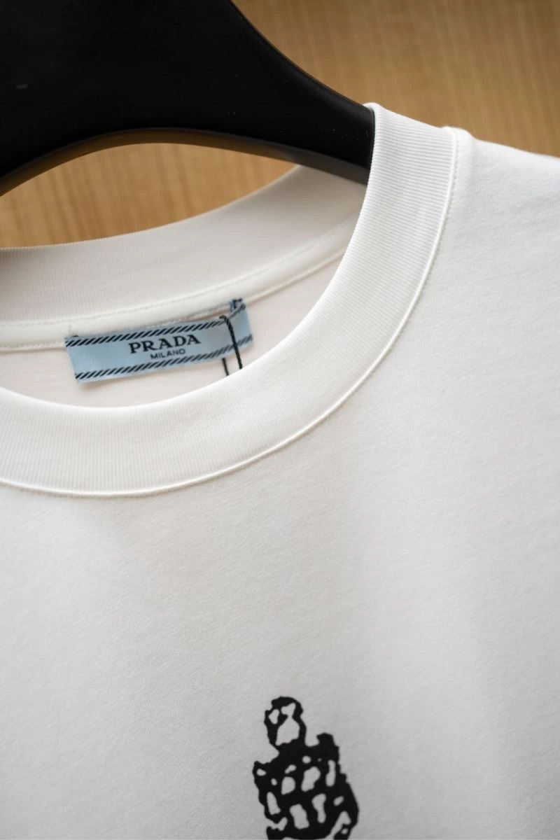 Prada T-Shirts Fashionable 168620