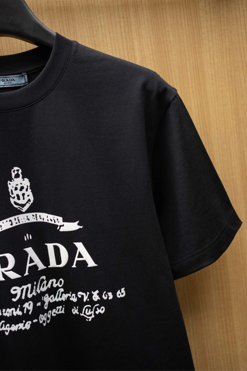 Comfortable Prada T-Shirts 168618