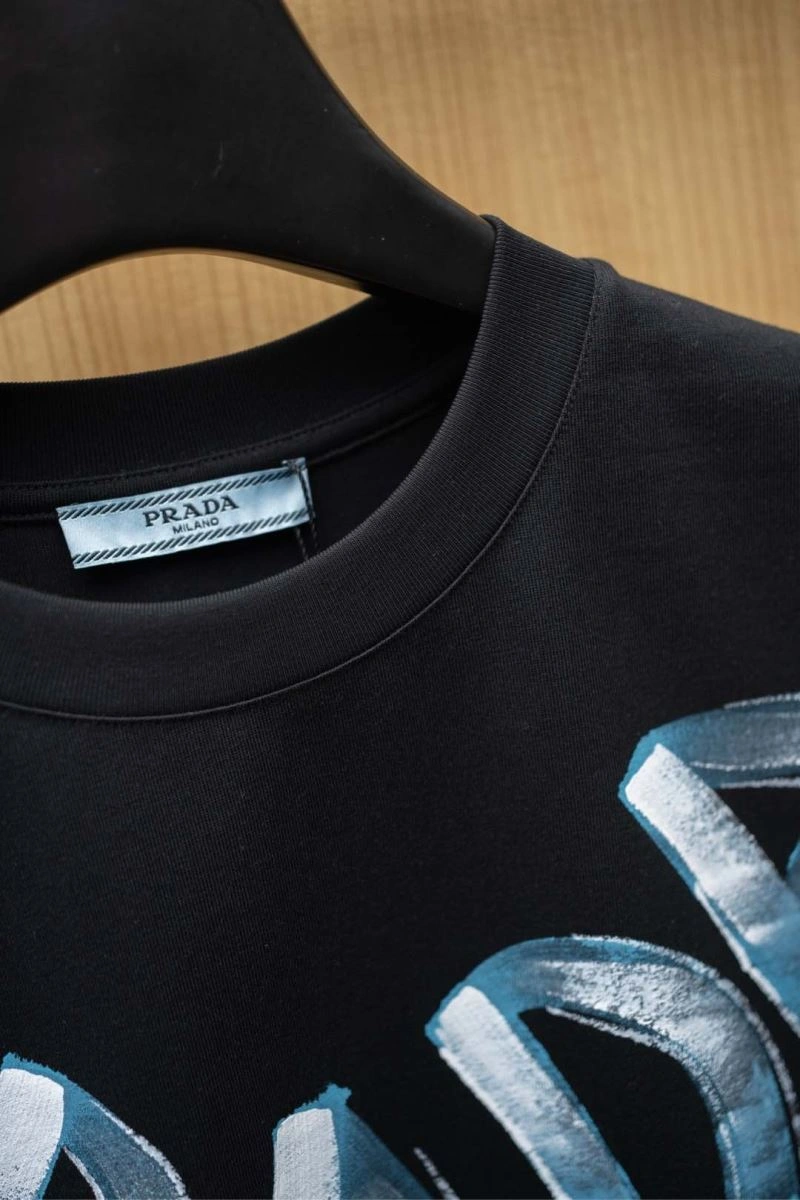 Prada T-Shirts Breathable 168615