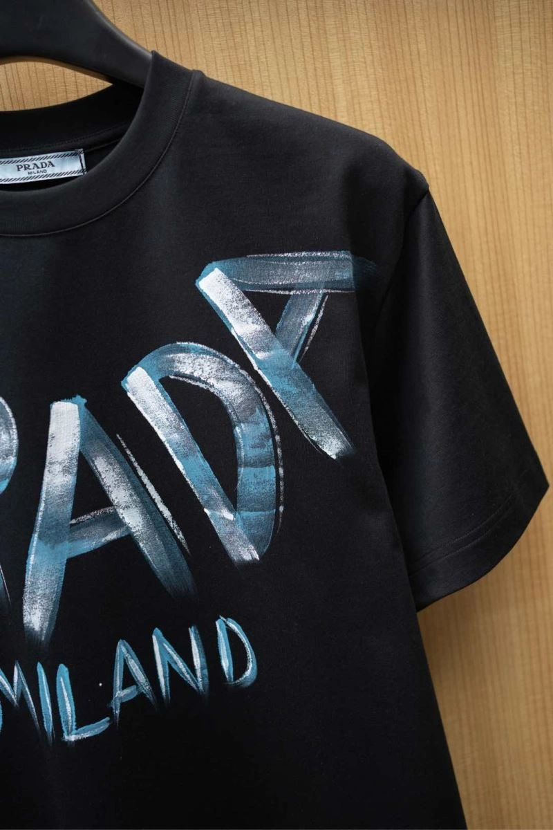Prada T-Shirts Breathable 168615