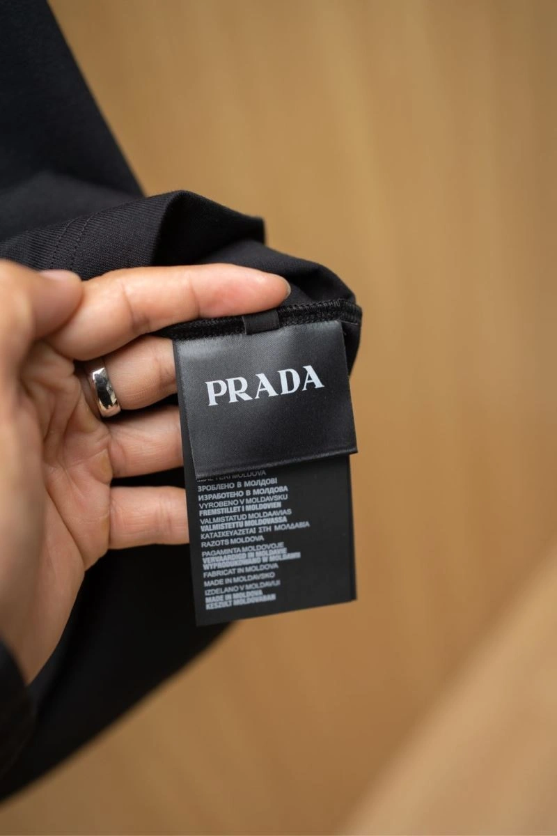 Prada T-Shirts Breathable 168615