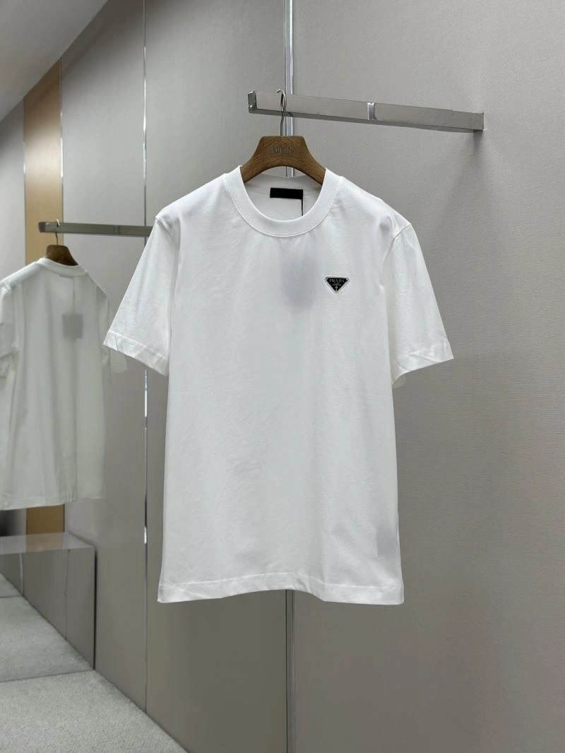 Unisex Prada T-Shirts 168622