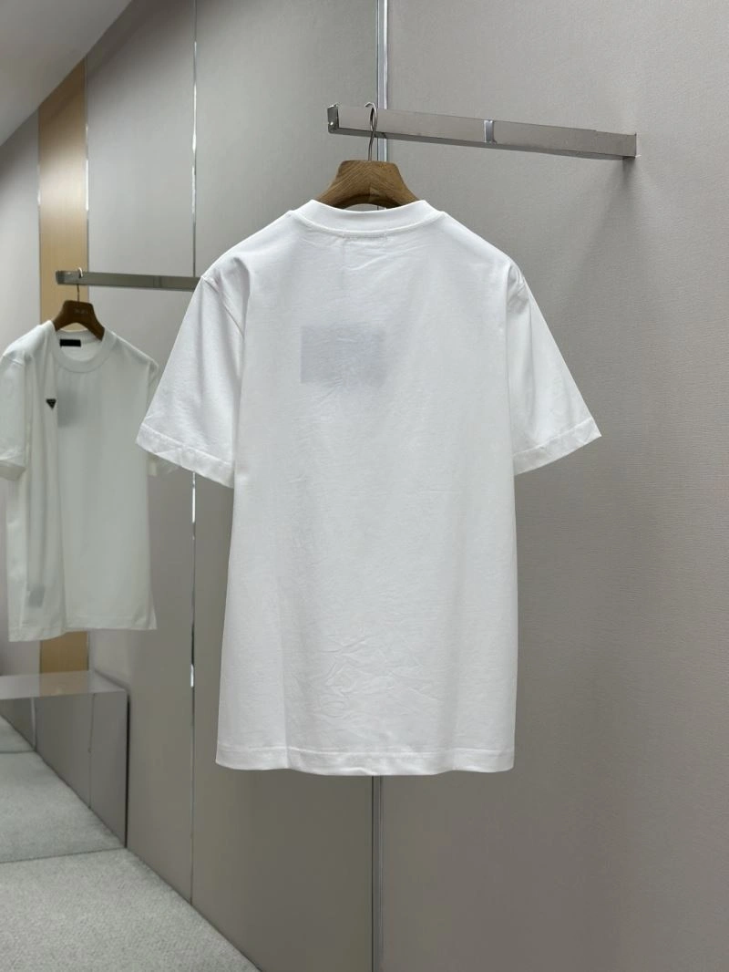 Unisex Prada T-Shirts 168622
