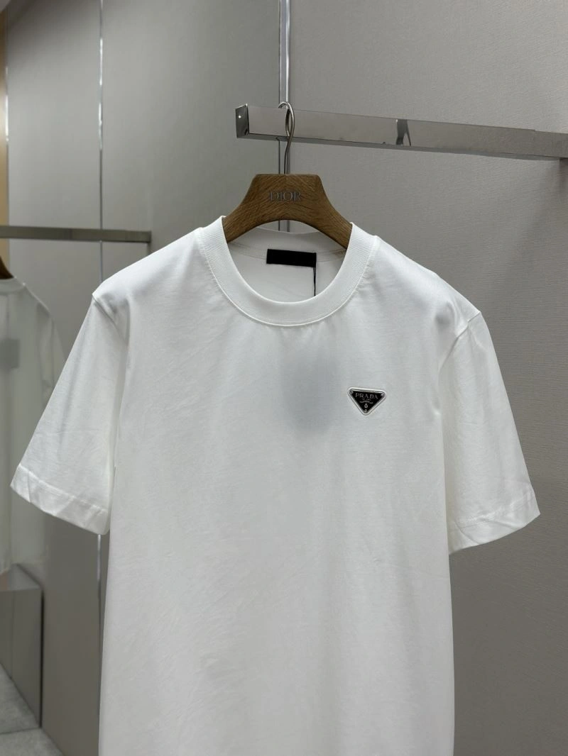 Unisex Prada T-Shirts 168622