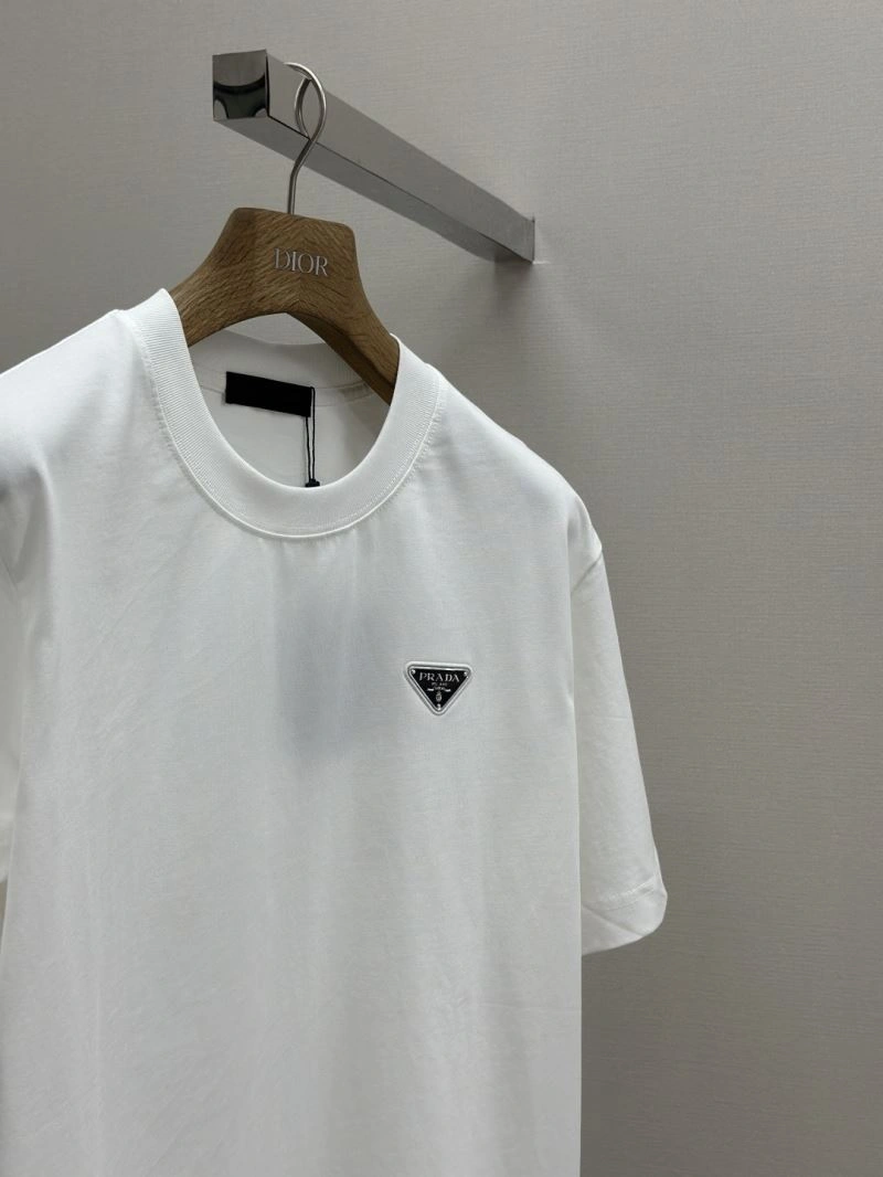 Unisex Prada T-Shirts 168622