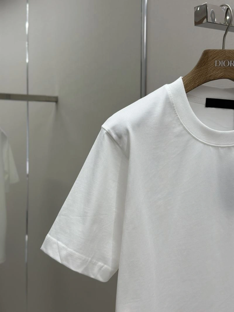 Unisex Prada T-Shirts 168622