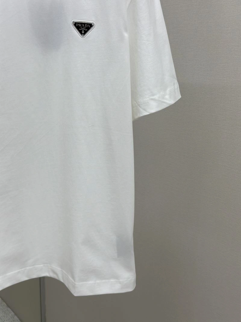 Unisex Prada T-Shirts 168622