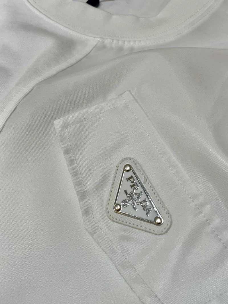 Prada T-Shirts Stylish 168605