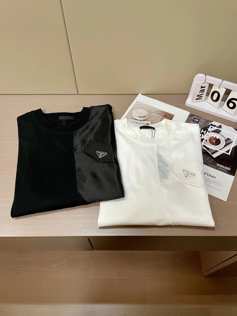 Prada T-Shirts Stylish 168605