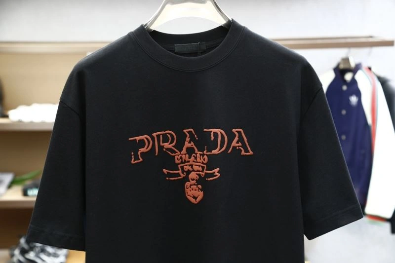 Trendy Prada T-Shirts 168611