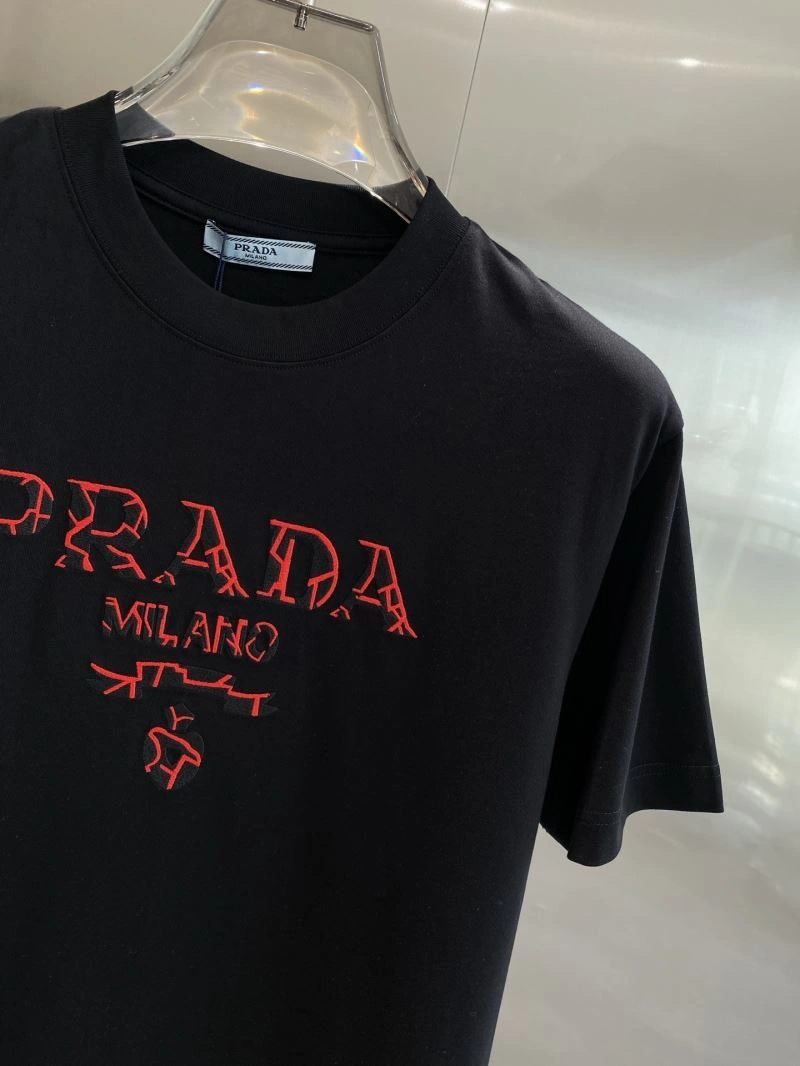 Prada T-Shirts Breathable 168586