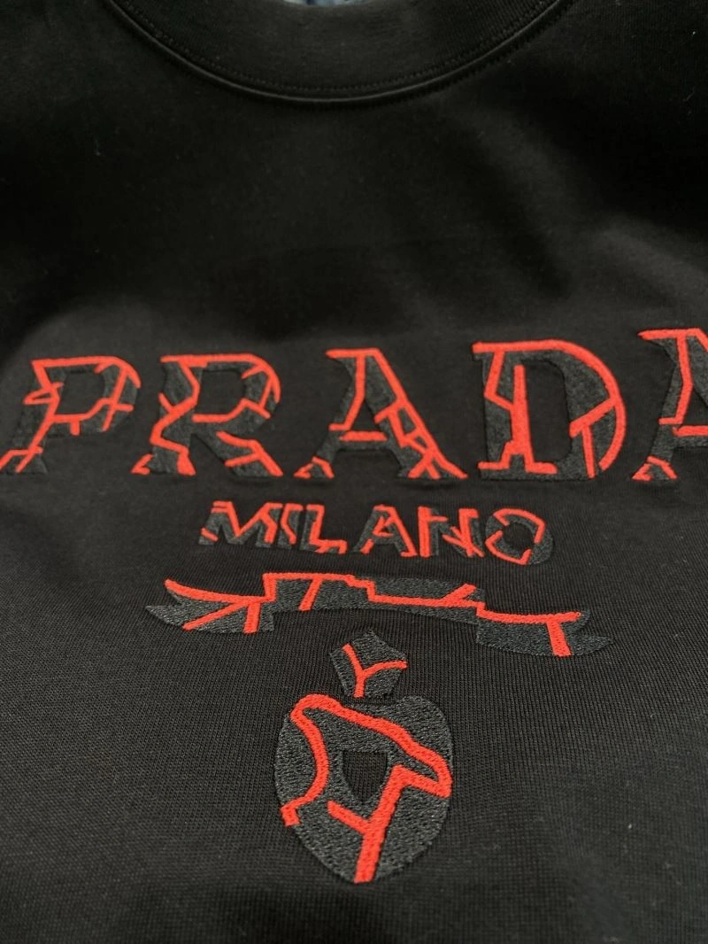 Prada T-Shirts Breathable 168586