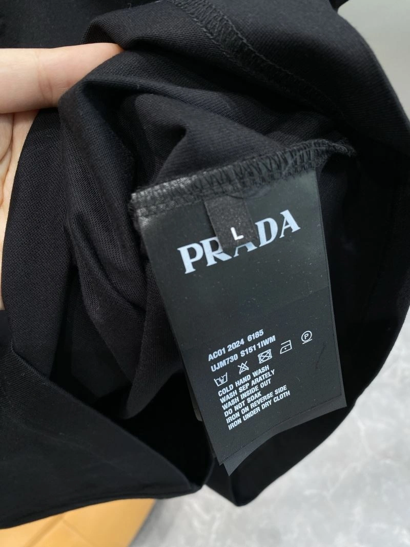 Prada T-Shirts Breathable 168586