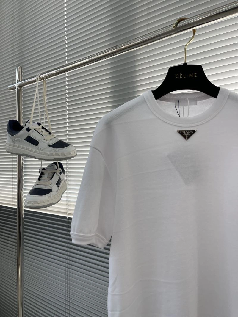 Prada T-Shirts Versatile 168630