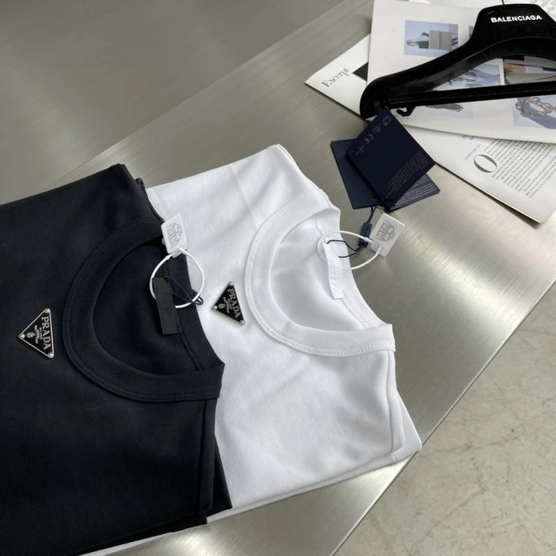 Prada T-Shirts Versatile 168630
