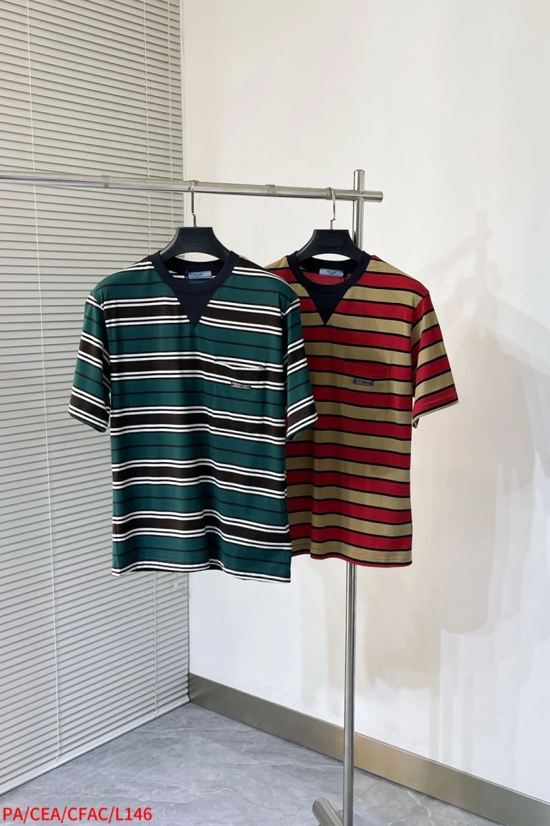 Prada T-Shirts Snug 168569