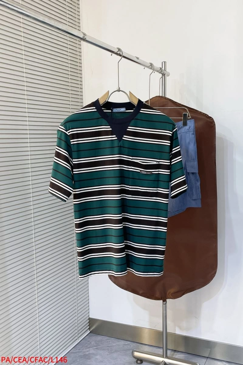 Prada T-Shirts Snug 168569