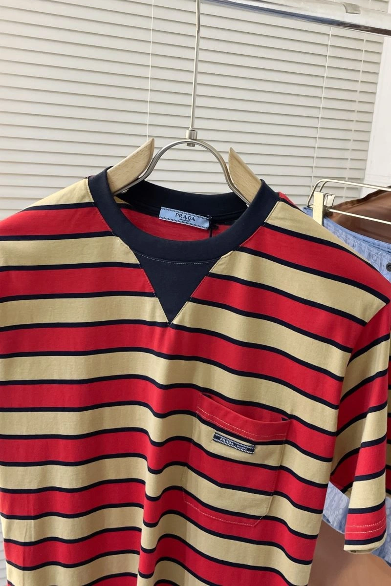 Prada T-Shirts Snug 168569