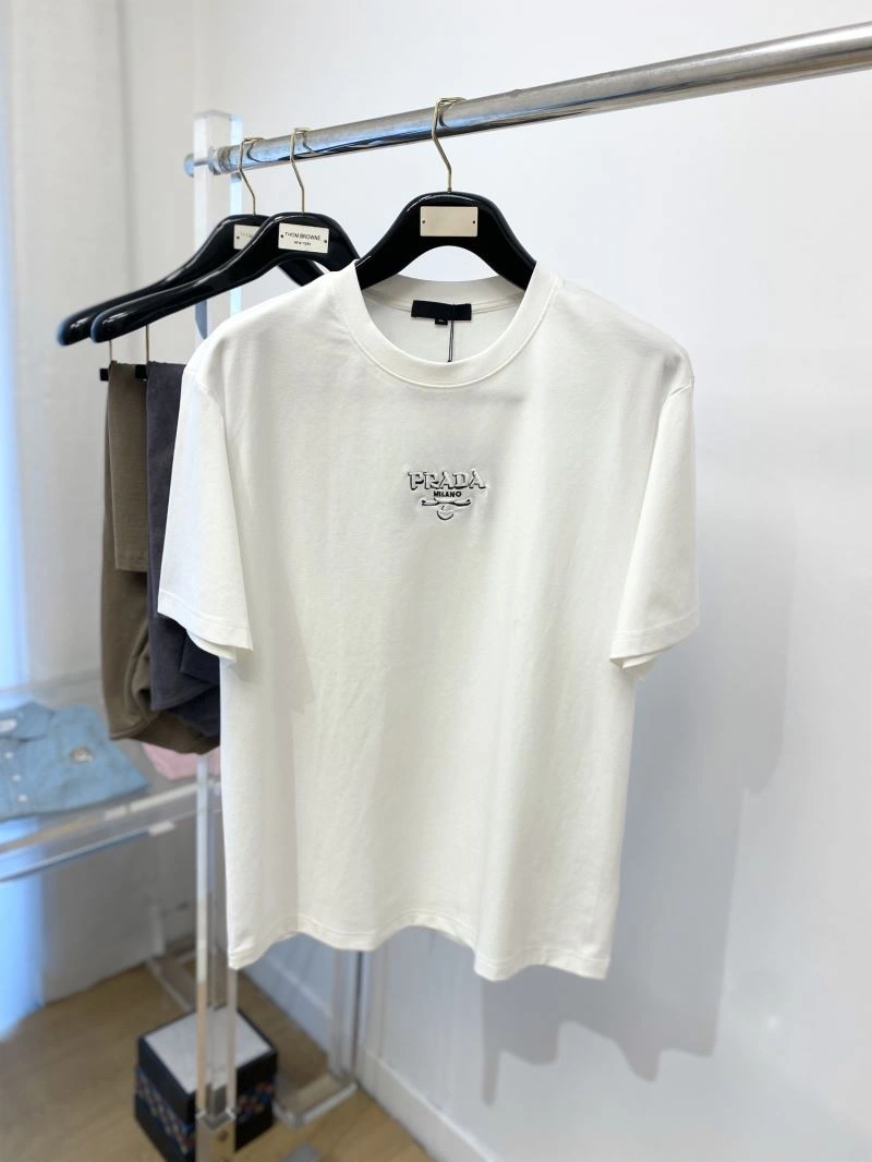 Lightweight Prada T-Shirts 168560