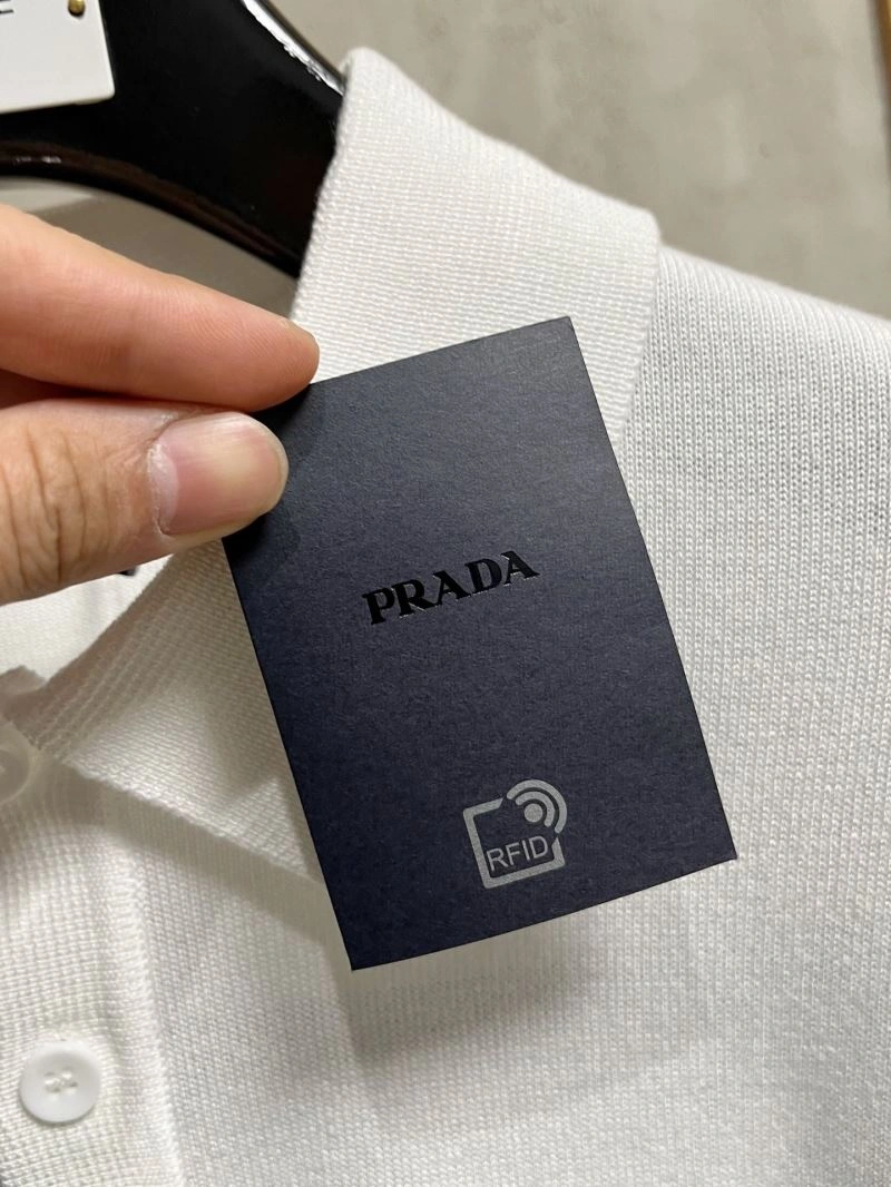 Breathable Prada T-Shirts 168578