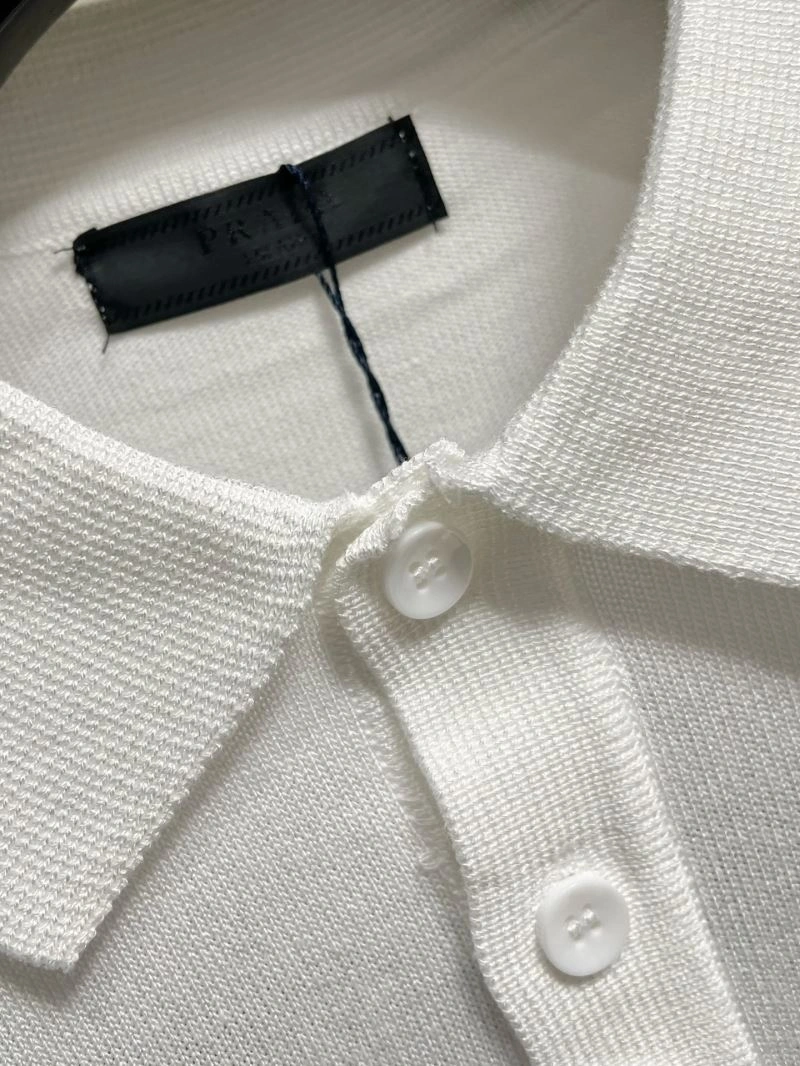 Breathable Prada T-Shirts 168578