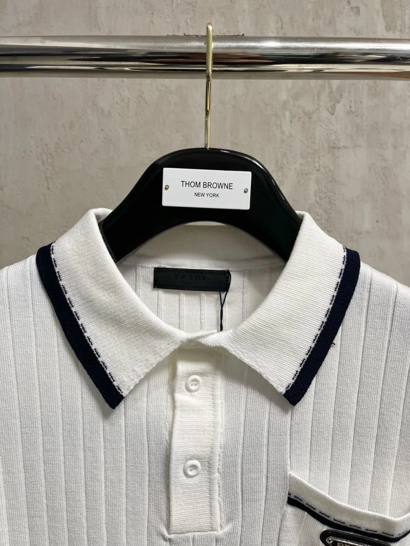 Premium Prada T-Shirts 168570