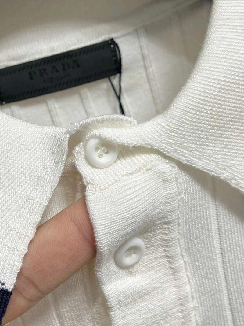 Premium Prada T-Shirts 168570