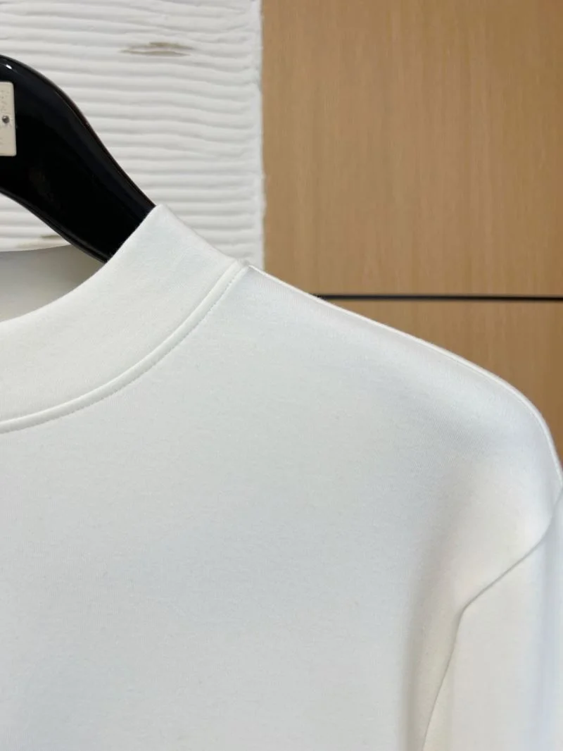 Prada T-Shirts Sleek 168535
