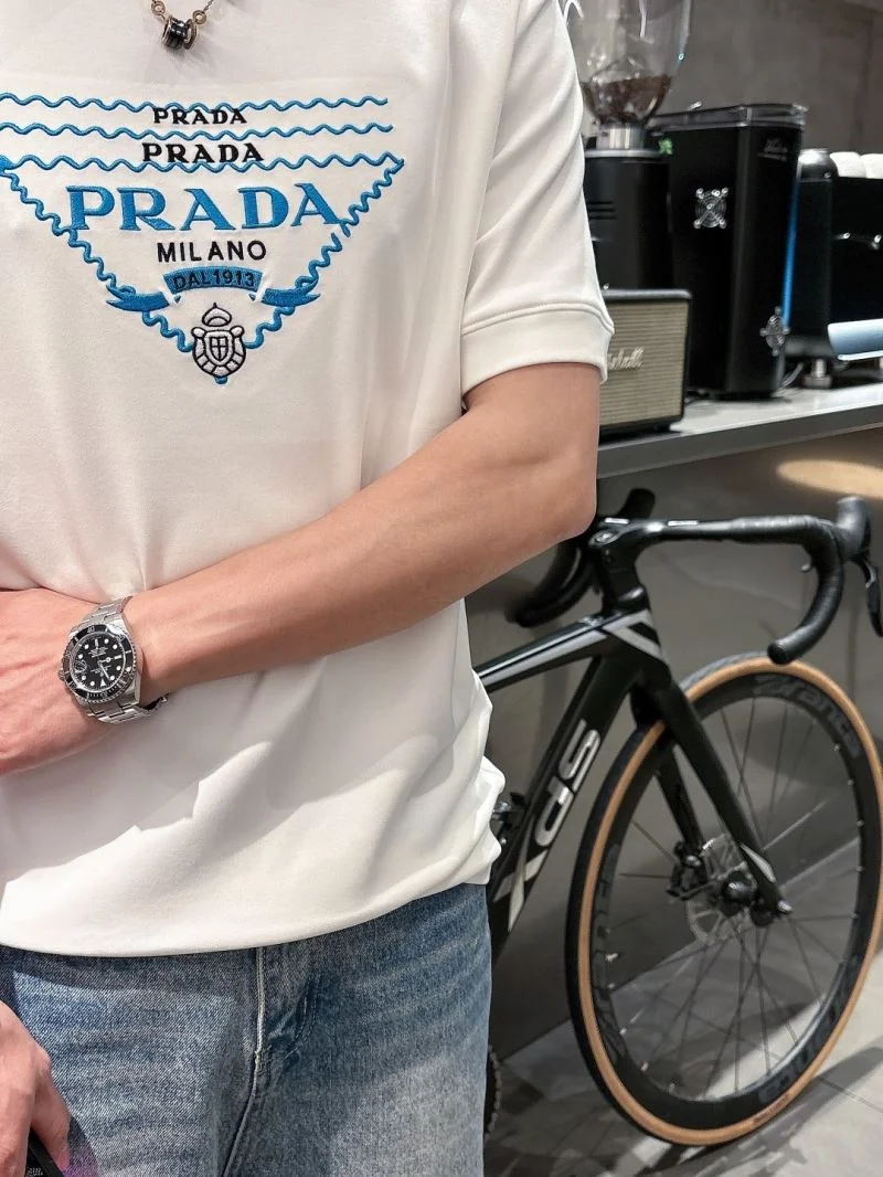 Minimalist Prada T-Shirts 168538