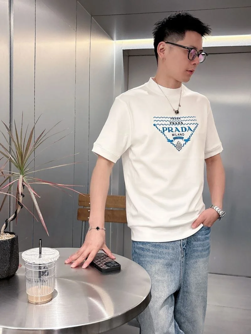 Minimalist Prada T-Shirts 168538