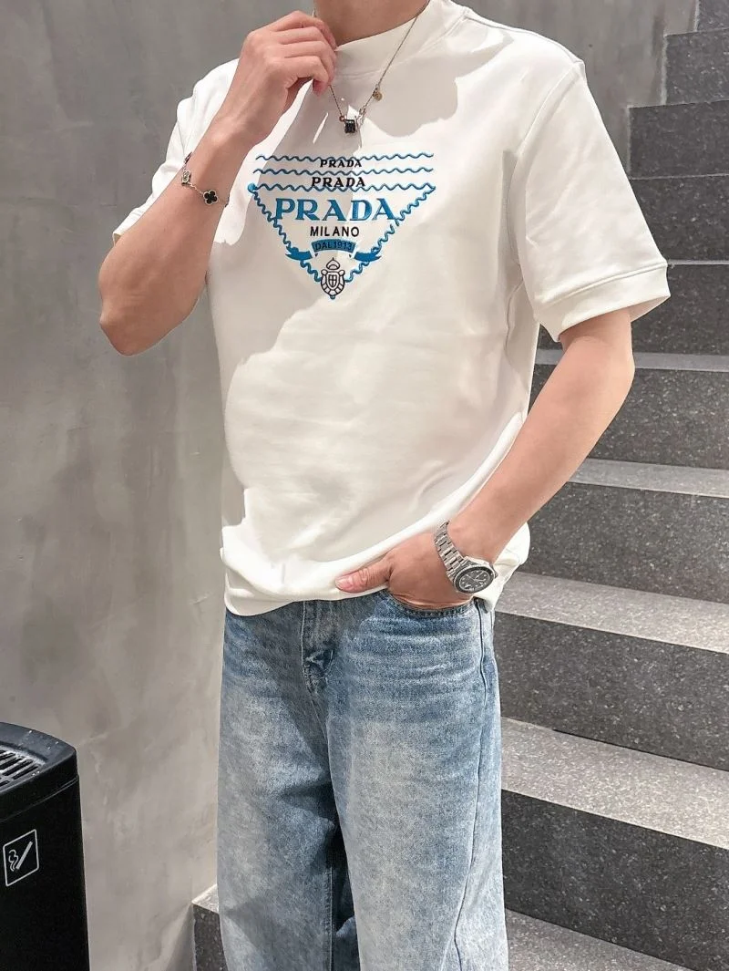 Minimalist Prada T-Shirts 168538