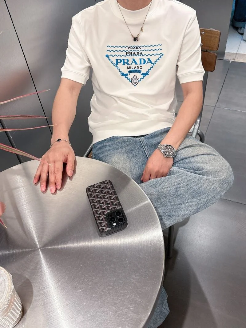 Minimalist Prada T-Shirts 168538