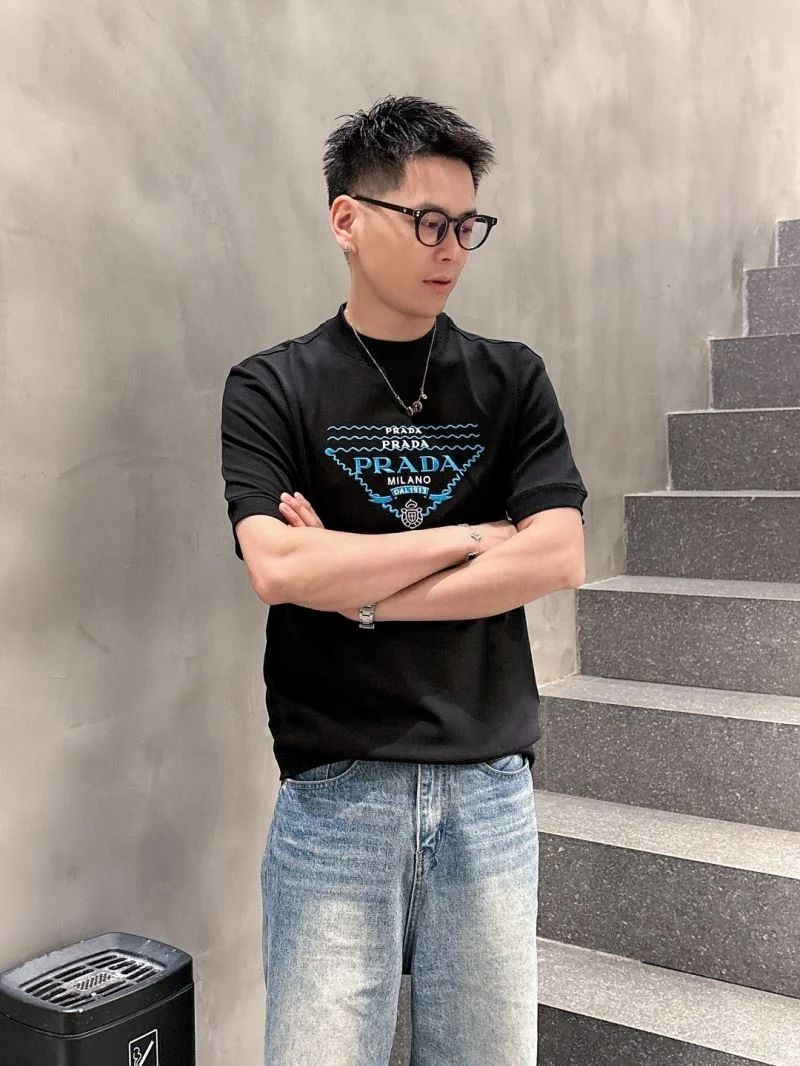 Unique Prada T-Shirts 168548