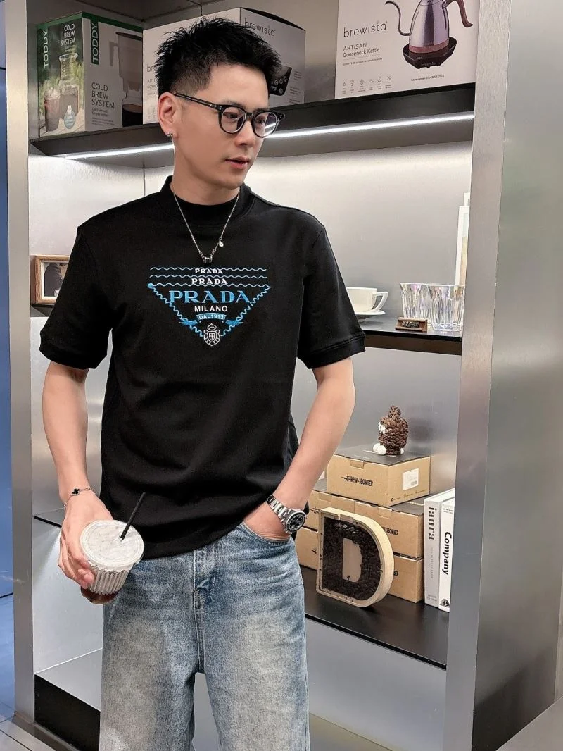 Unique Prada T-Shirts 168548